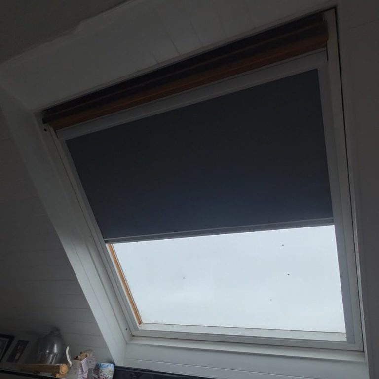 Rooflight blind system for discontinued Velux window